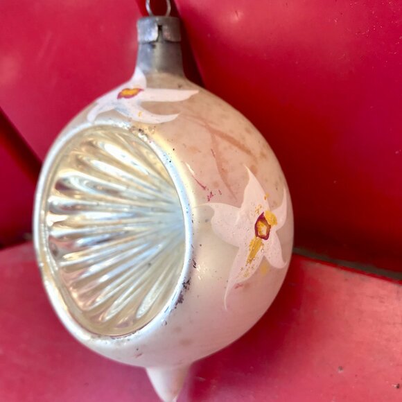 Vintage Antique Christmas Mercury Glass Indent Ornament Pre-Owned - Picture 5 of 7